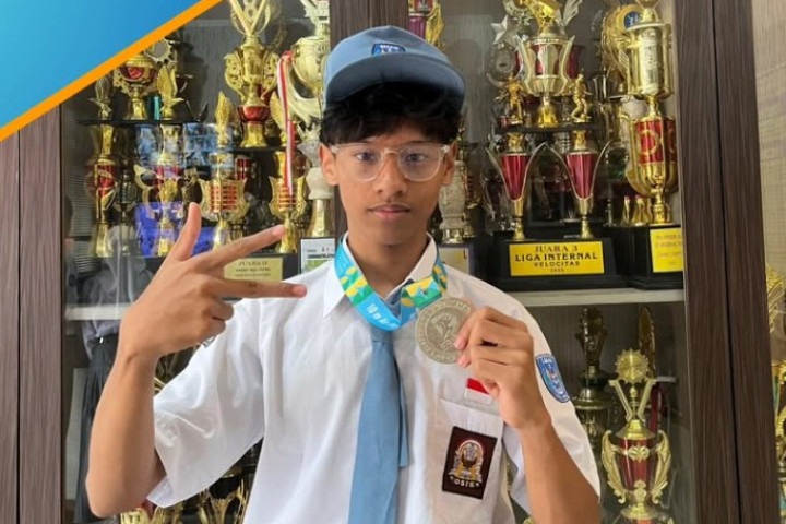Arfare Fernando Peraih Medali Perak dalam kegiatan Popda Air Pistol Men Team 2025