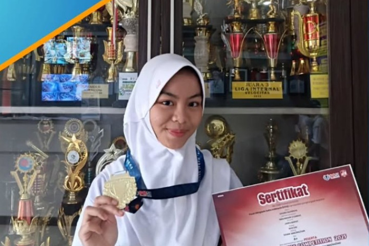 Haura Batrisya Juara Medali Emaas Nasional Olimpiade Biologi SMA Merdeka Science Competition 2025