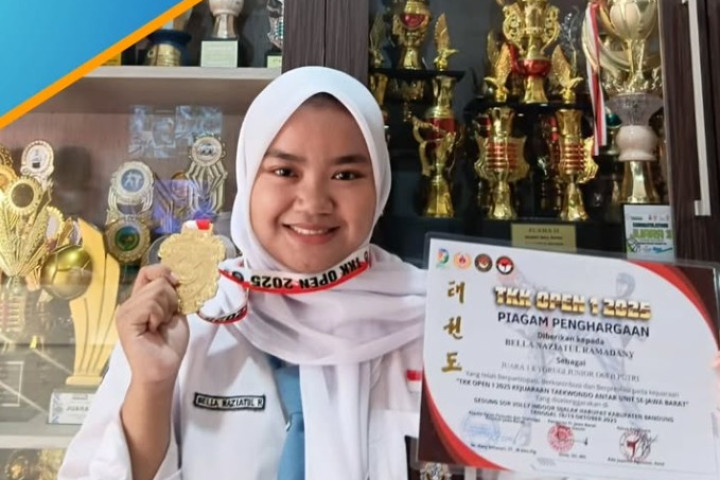 Bella Naziatul Ramadany Juara 1 Kyorugi Junior 068 B Putri dalam kejuaran Taekwondo Antar Unit Se-Jawa Barat 2025