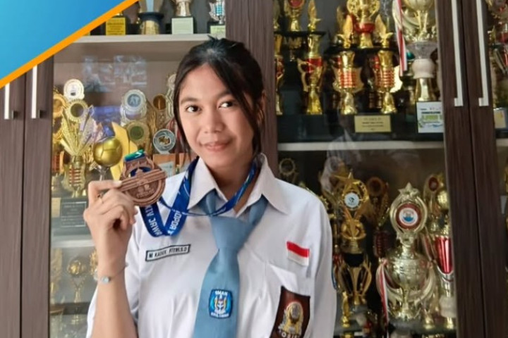 Ni Kadek Fitri Juara 3 Cabor Senam Lantai Alat Bars POPDA Jawa Barat 2025