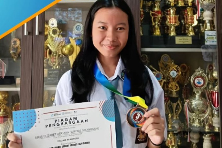 Riris Elizabet Asriana Juara 3 Smart Minds Olympiade Fisika Tingkat Nasional 2025