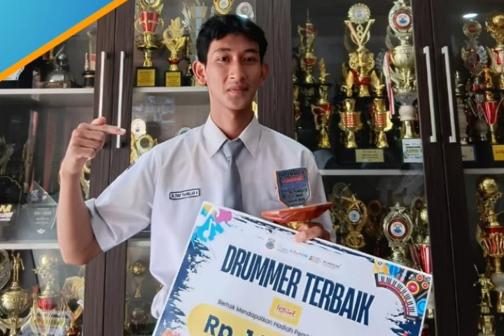 Selamat dan Sukses Altaf Fadhillah Drummer Terbaik dalam kegiatan Festival Band Putih Abu Disbudparpora Tingkat Kota Cimahi 2025